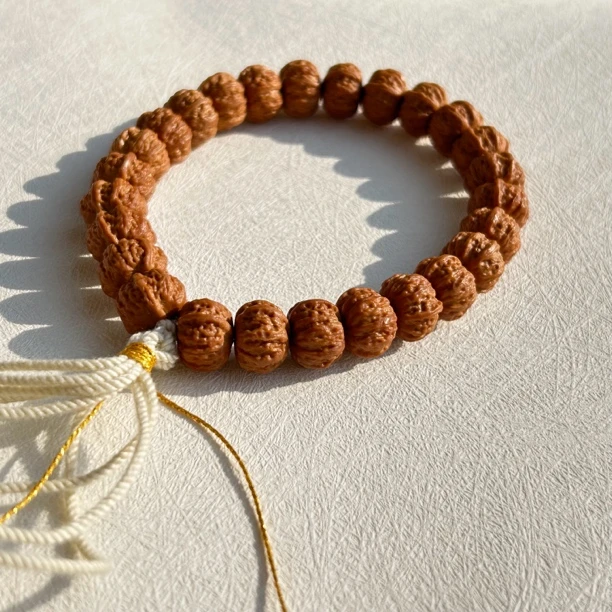 猴头核桃无人区九龙小核桃飞碟手持