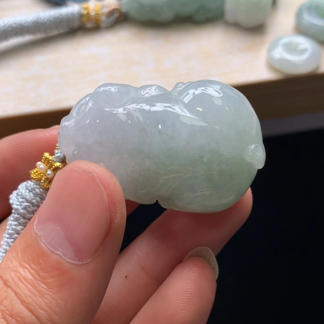 翡翠未镶嵌颈饰吊坠