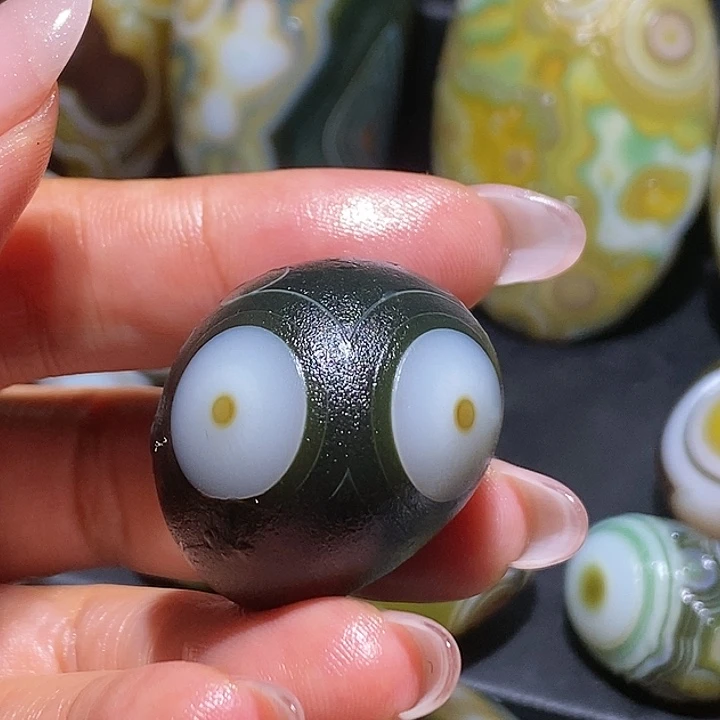 布***尼玛瑙/玉髓未镶嵌珠宝奇石