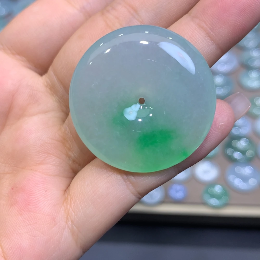 翡翠未镶嵌颈饰平安扣32.4*7.4