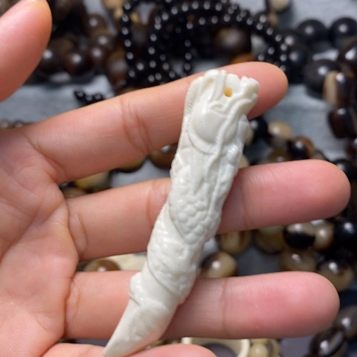 无非金属鹿角盘龙尖吊坠