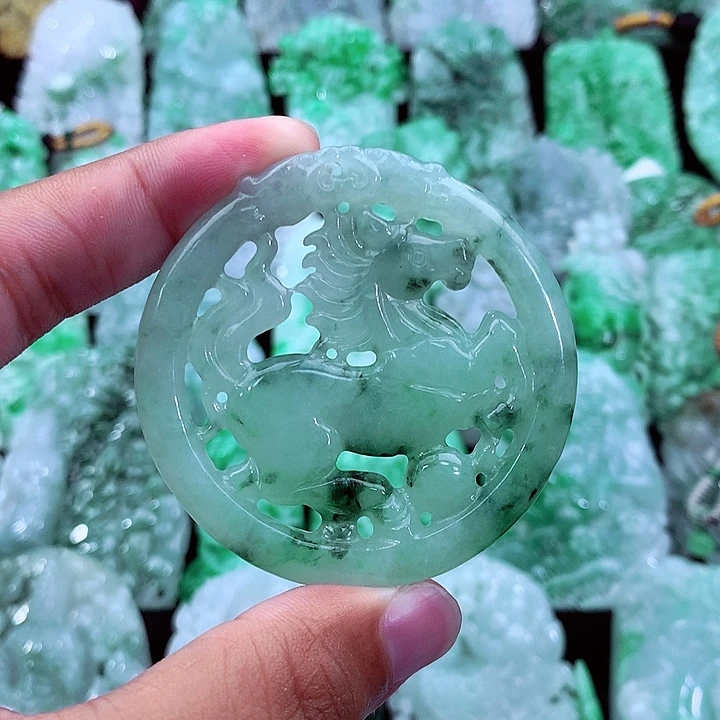 吊坠(不含链)未镶嵌翡翠