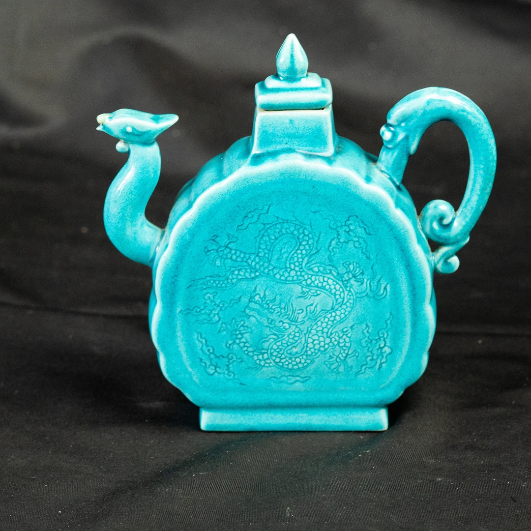 孔雀蓝釉龙纹凤头摆件