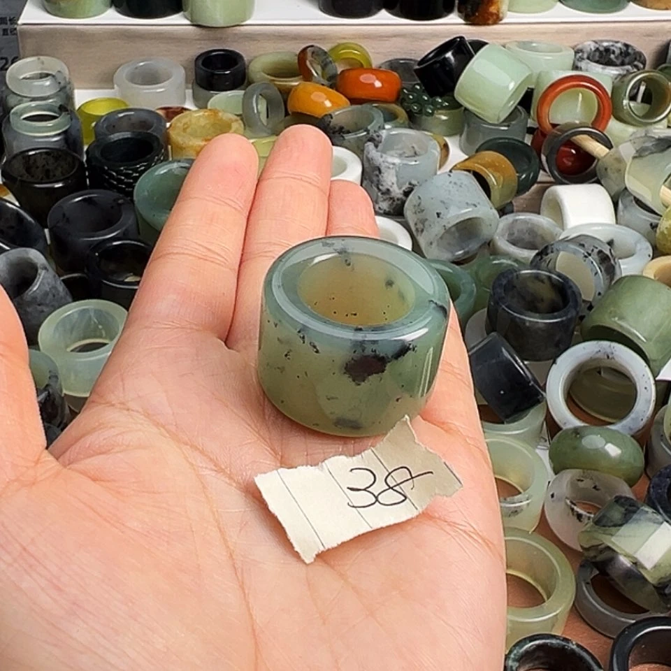 【闪购商品】未镶嵌岫玉戒指助****?