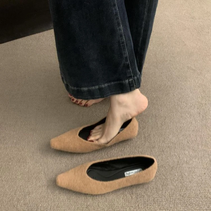 简约尖头百搭玛丽珍单鞋女2025秋季新款时尚通勤不累脚休闲豆豆鞋