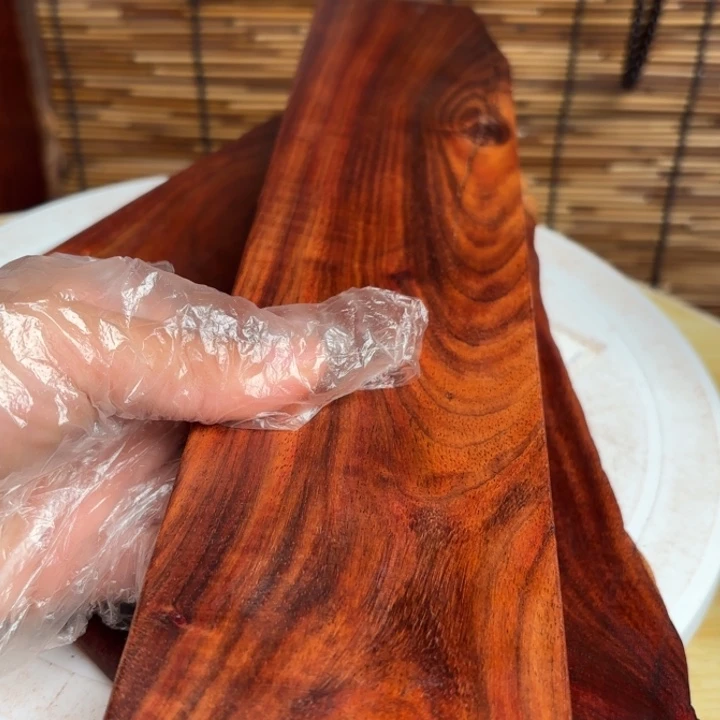 大叶紫檀（黑酸枝木类）