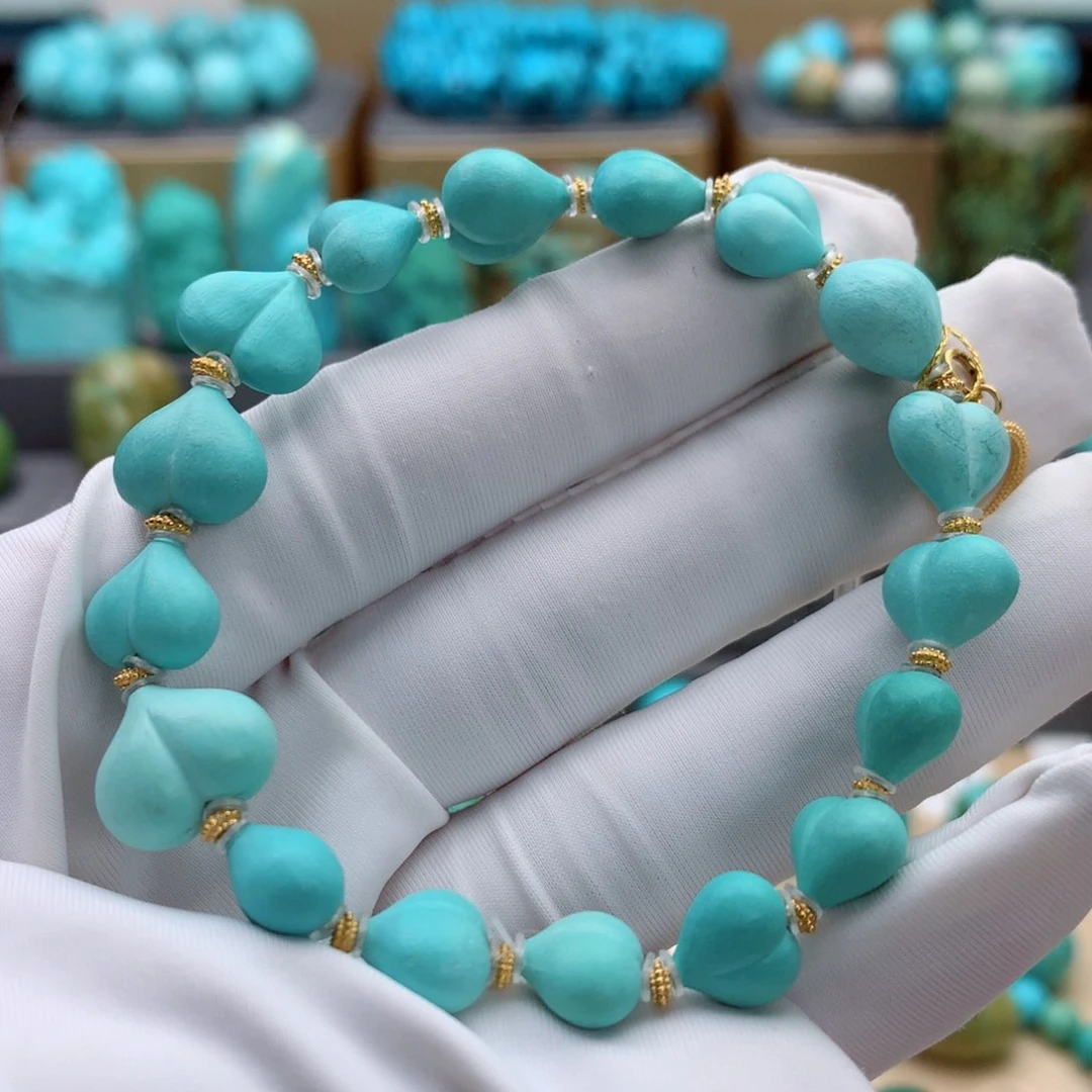 未镶嵌绿松石颈饰