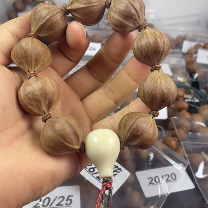 胡***杰吊坠橄榄核橄榄核