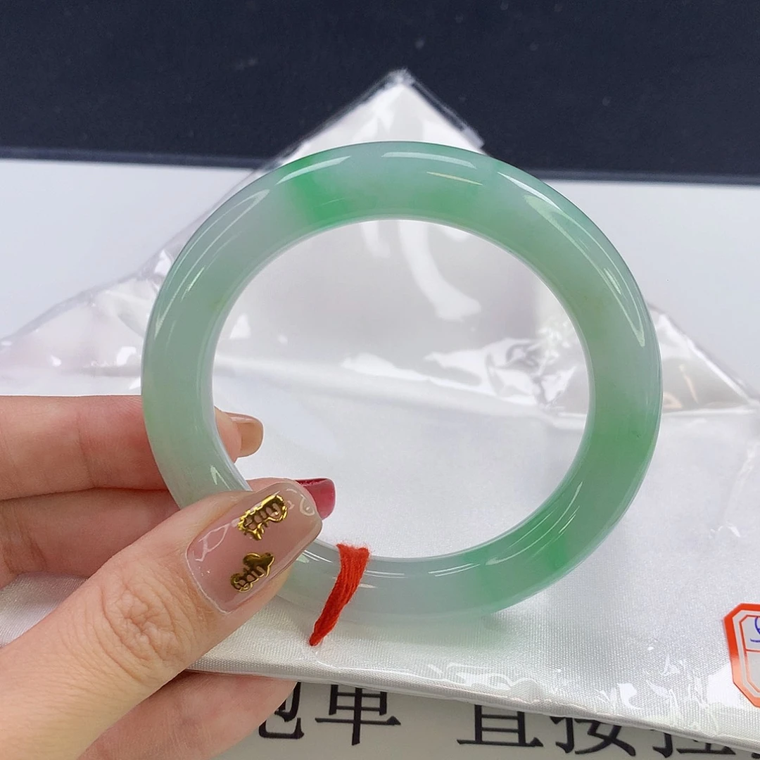 翡翠手镯未镶嵌天然翡翠A货咱们117