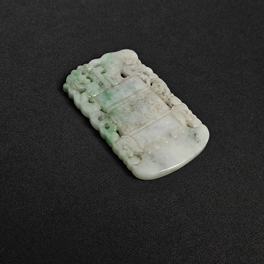 RCX0327清代翡翠福上有龙