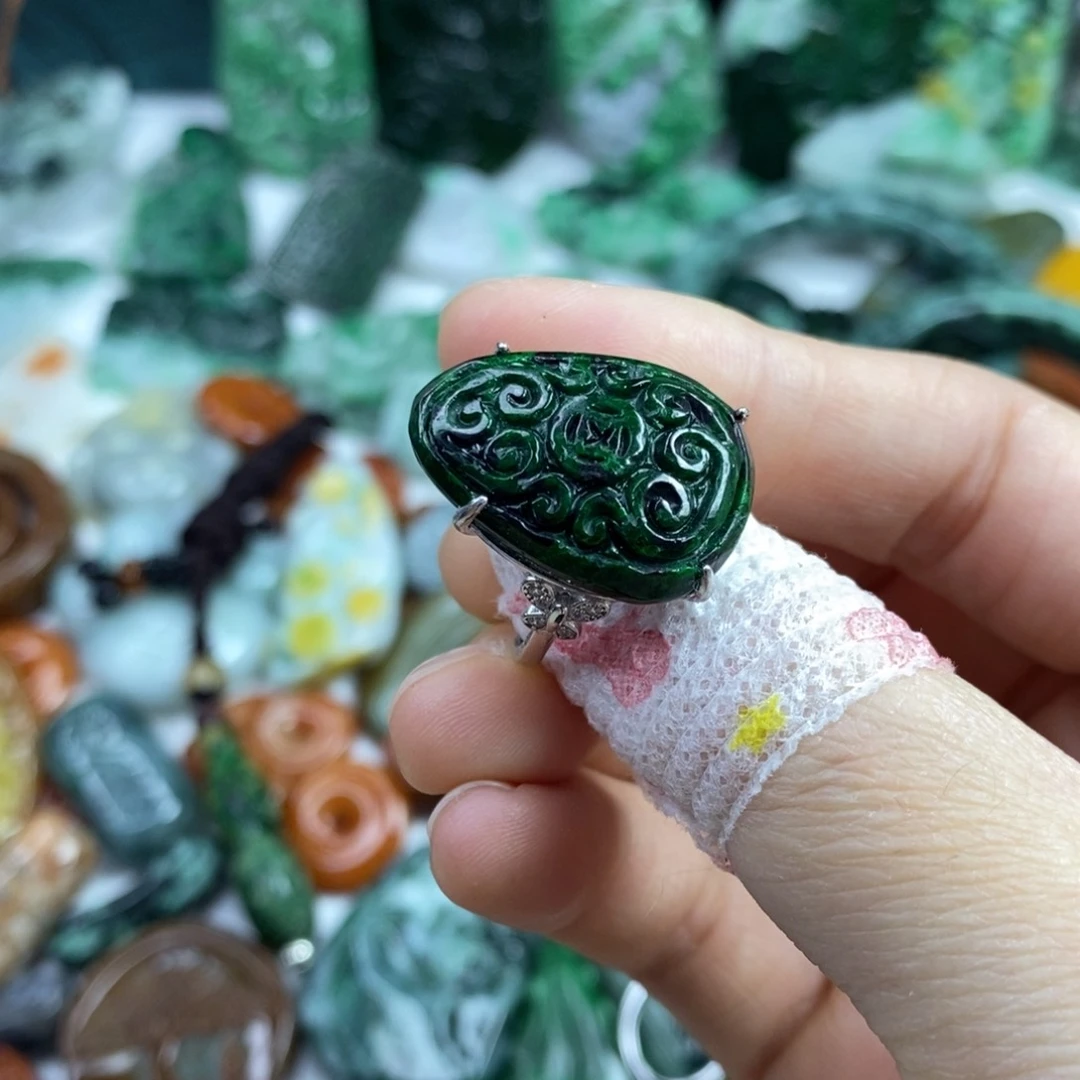 翡翠颈饰未镶嵌ღ****