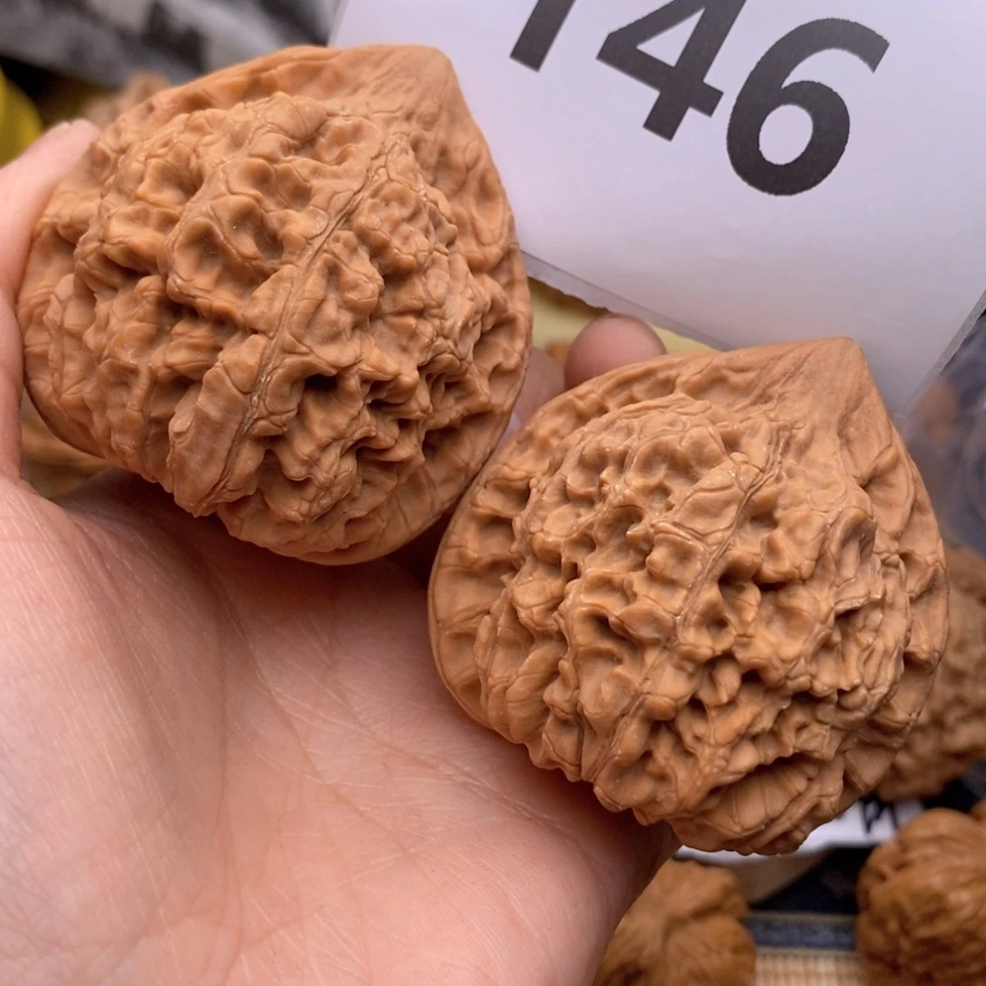 文玩核桃把件C***氏143高50帽