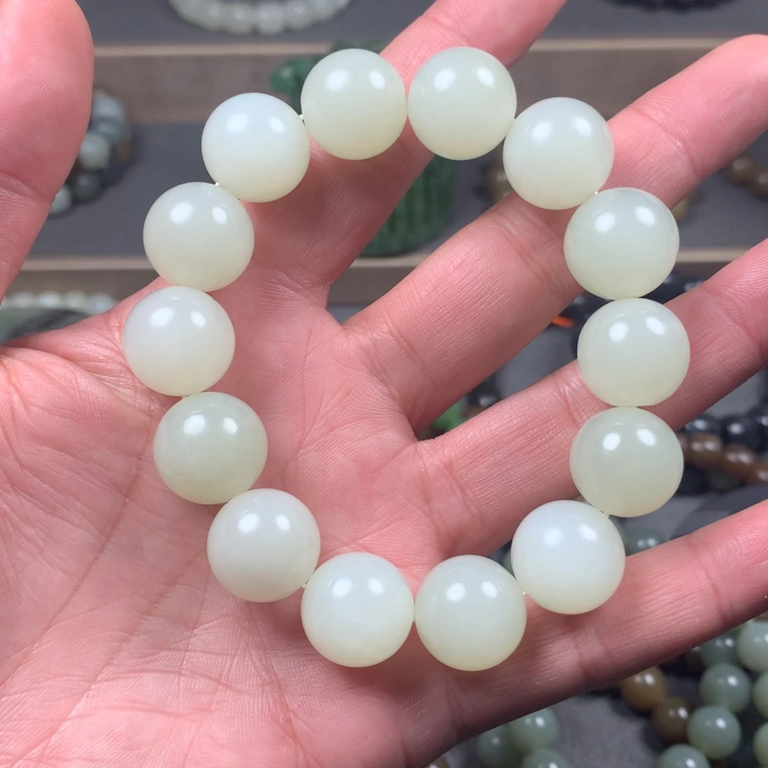 ****尘和田玉未镶嵌手链