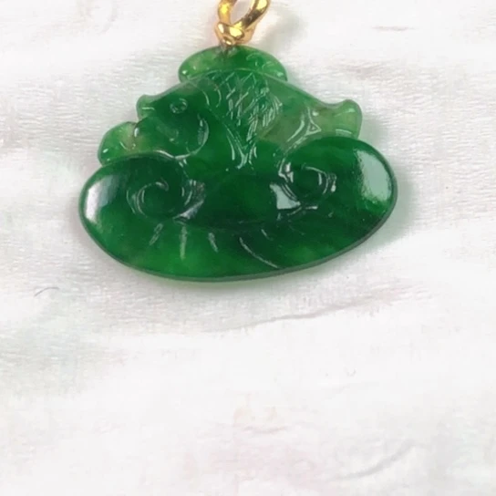 翡翠未镶嵌颈饰吊坠