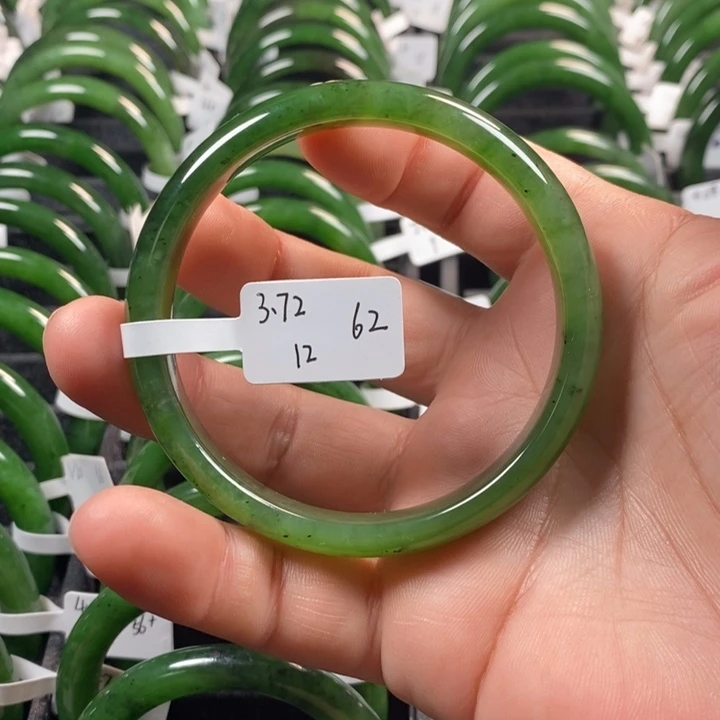 和田玉（碧玉）手镯未镶嵌62+