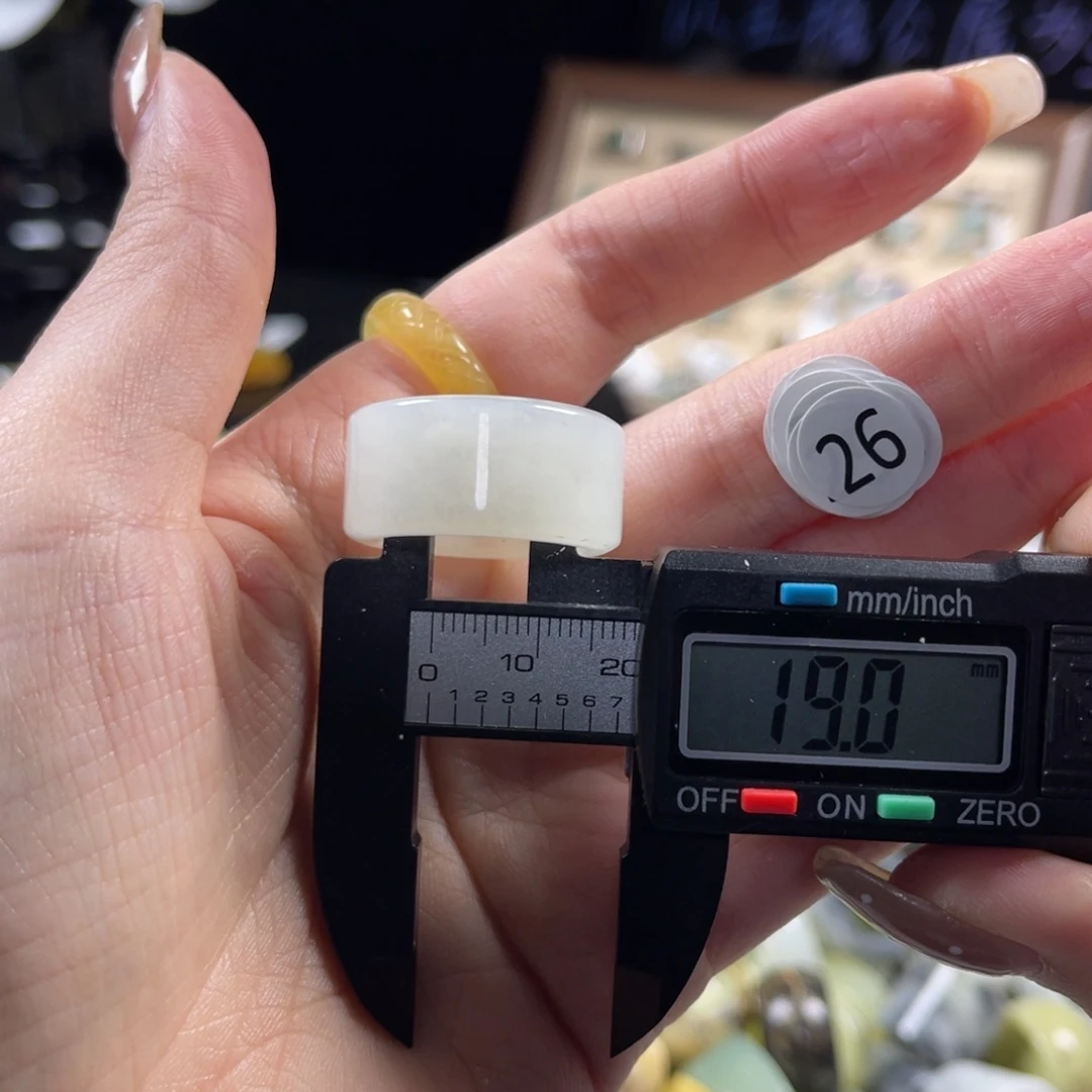 蛇纹石玉未镶嵌戒指