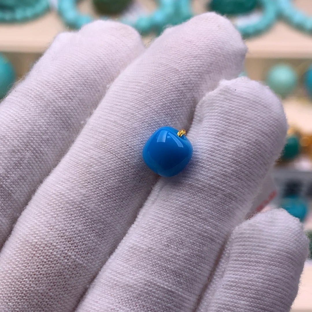 绿松石未镶嵌珠宝奇石7.7×7.3