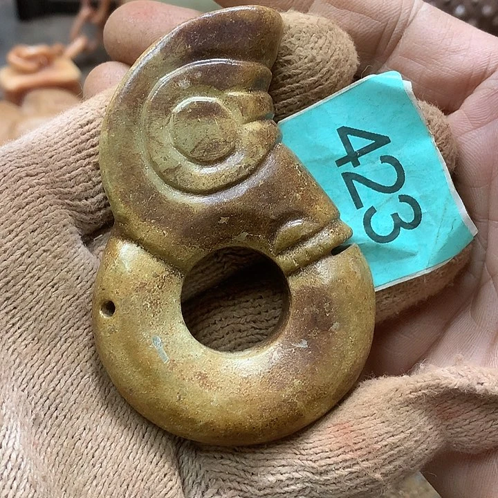 未镶嵌和田玉挂件