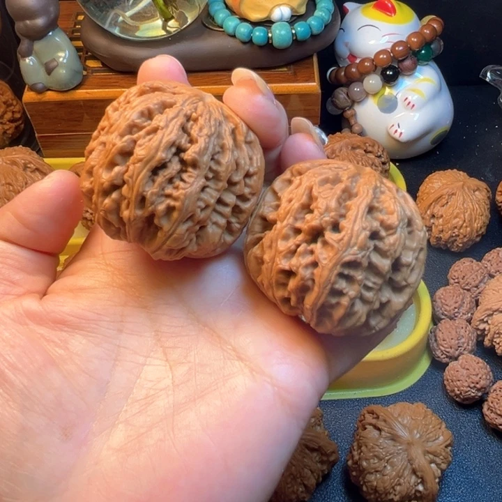 文玩核桃吊坠大**?大粗筋