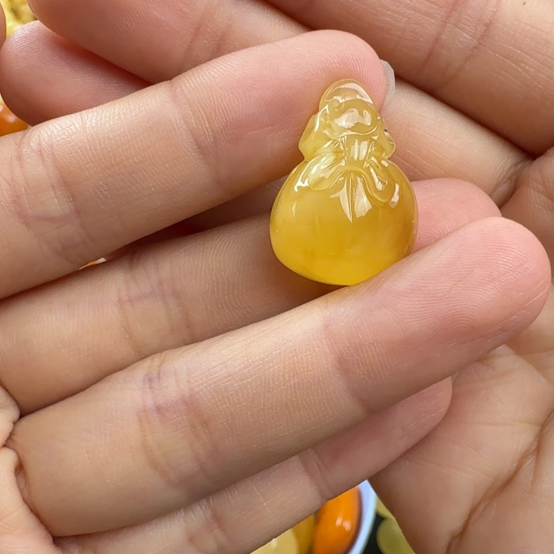 琥珀未镶嵌珠宝奇石