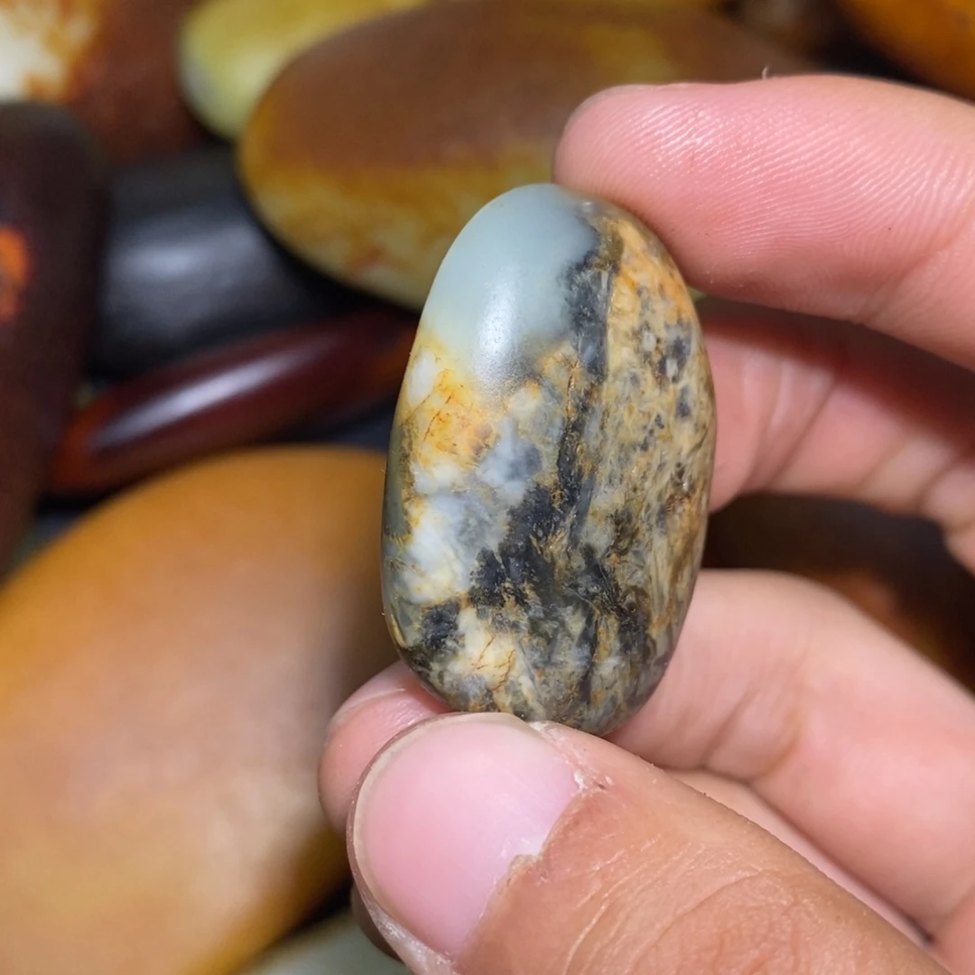 和田玉未镶嵌珠宝奇石