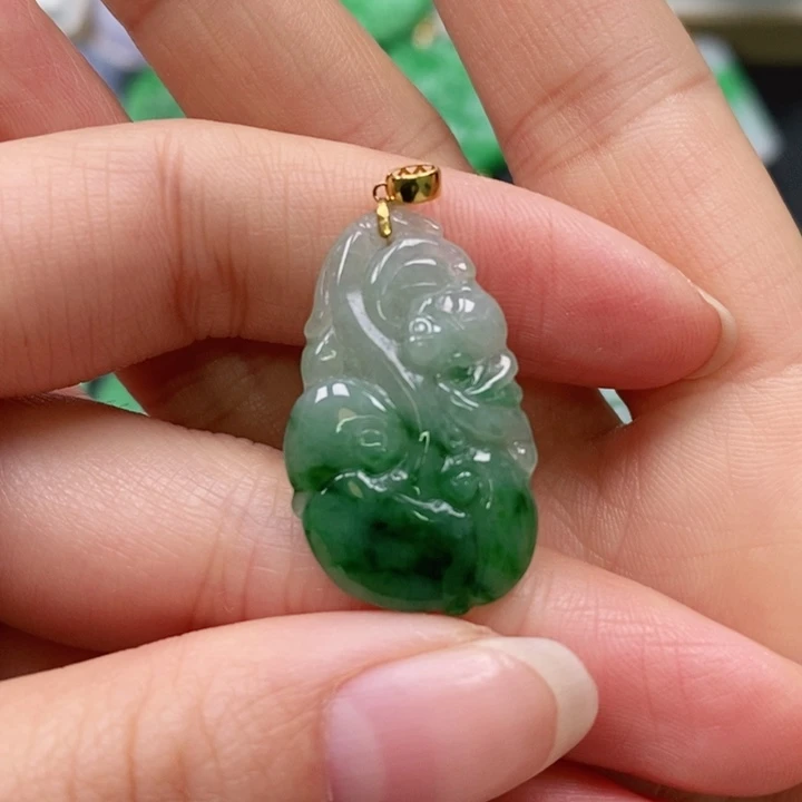 翡翠颈饰未镶嵌吊坠