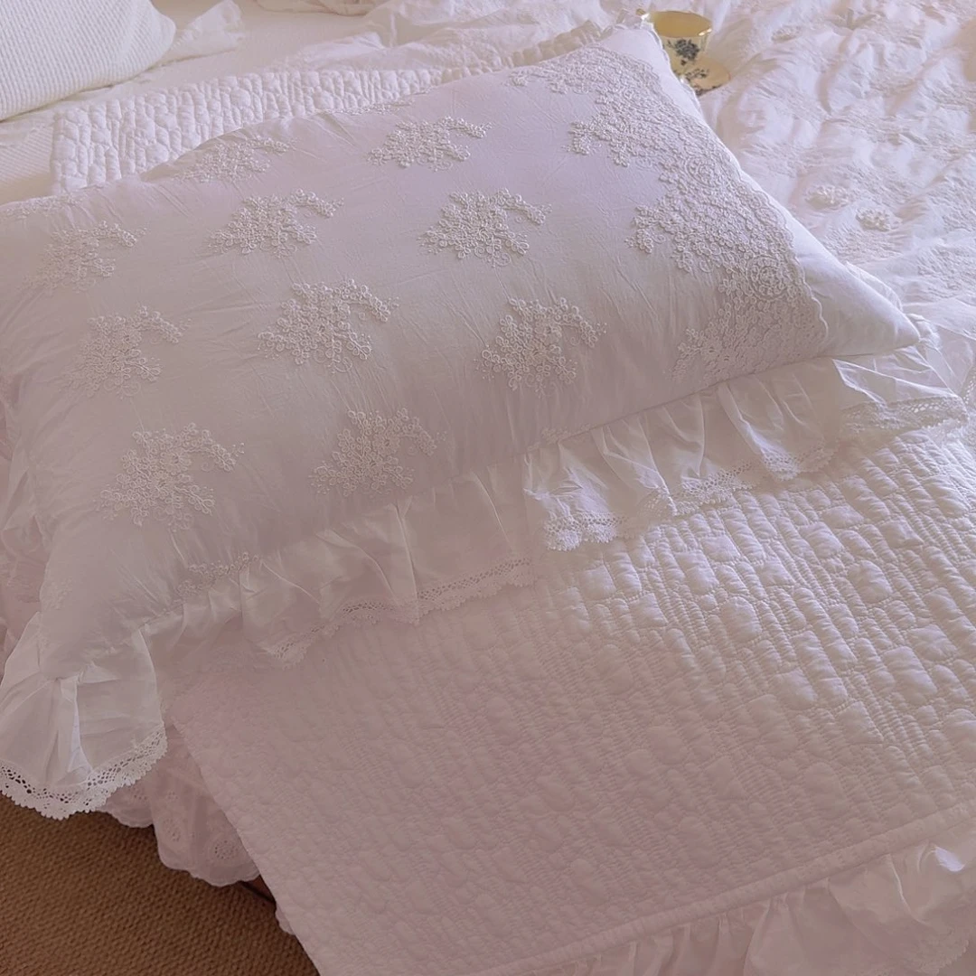 棉卡尔斯白色床盖三件套