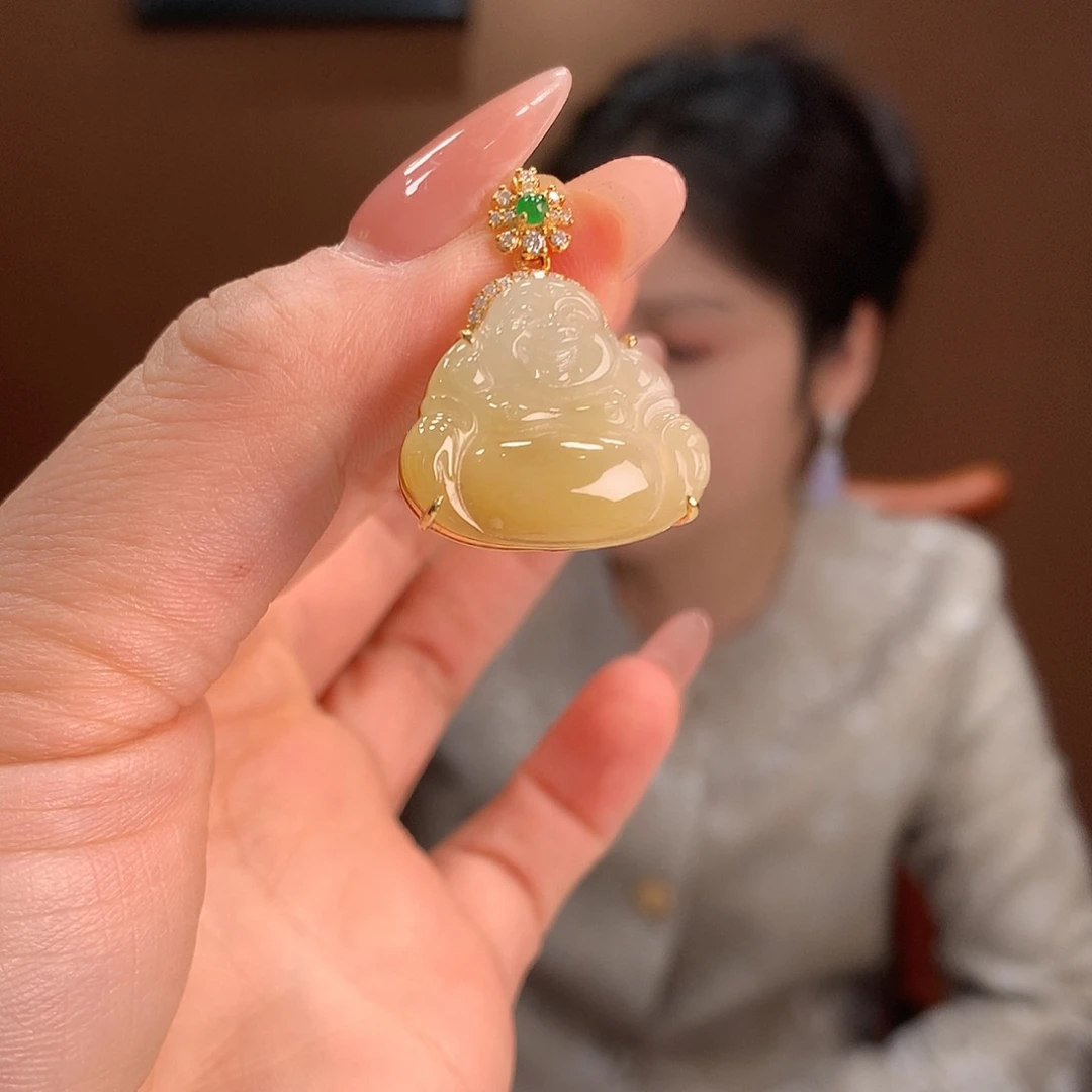 胶***暖颈饰18K金镶嵌翡翠吊坠