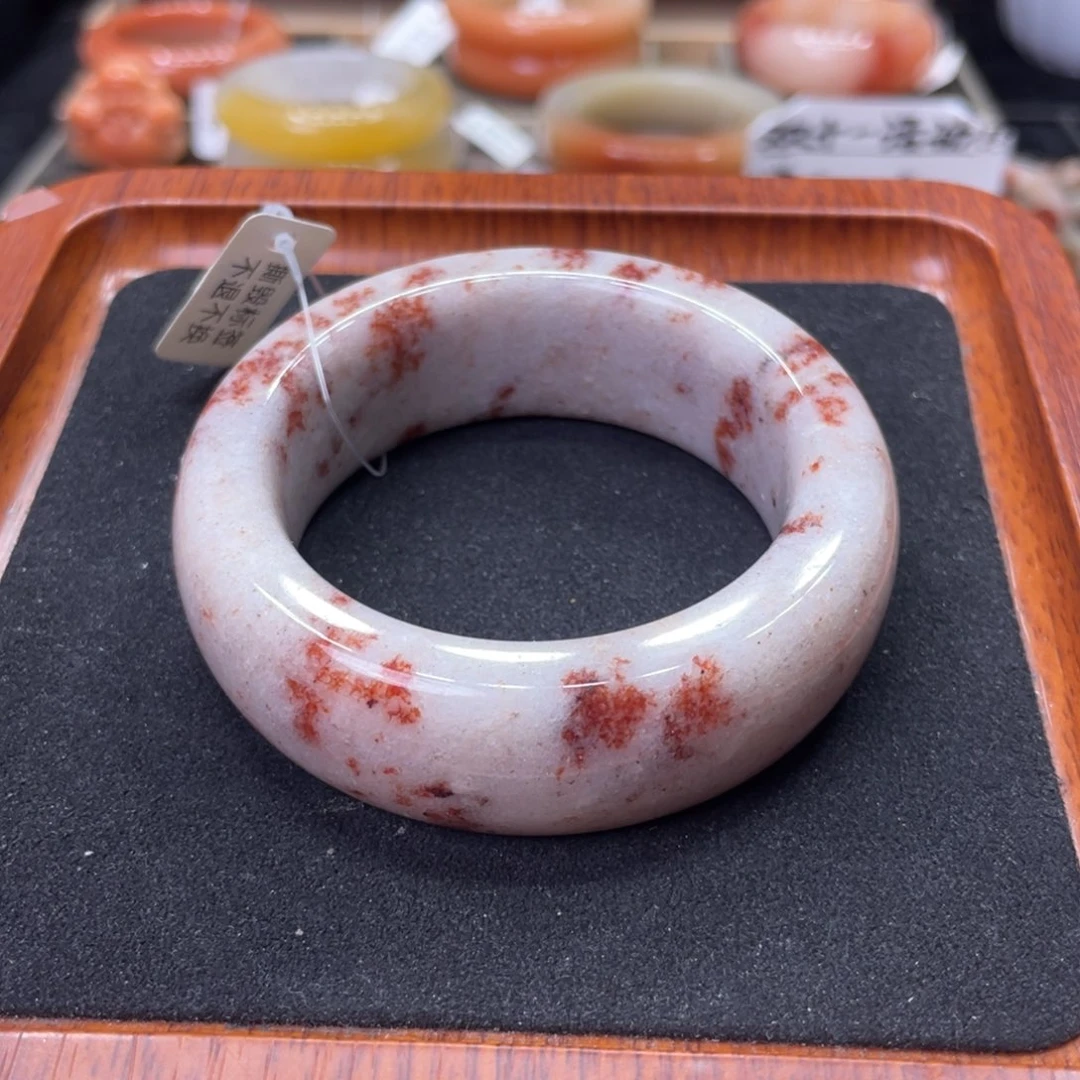 未镶嵌手镯石英岩玉皮纹