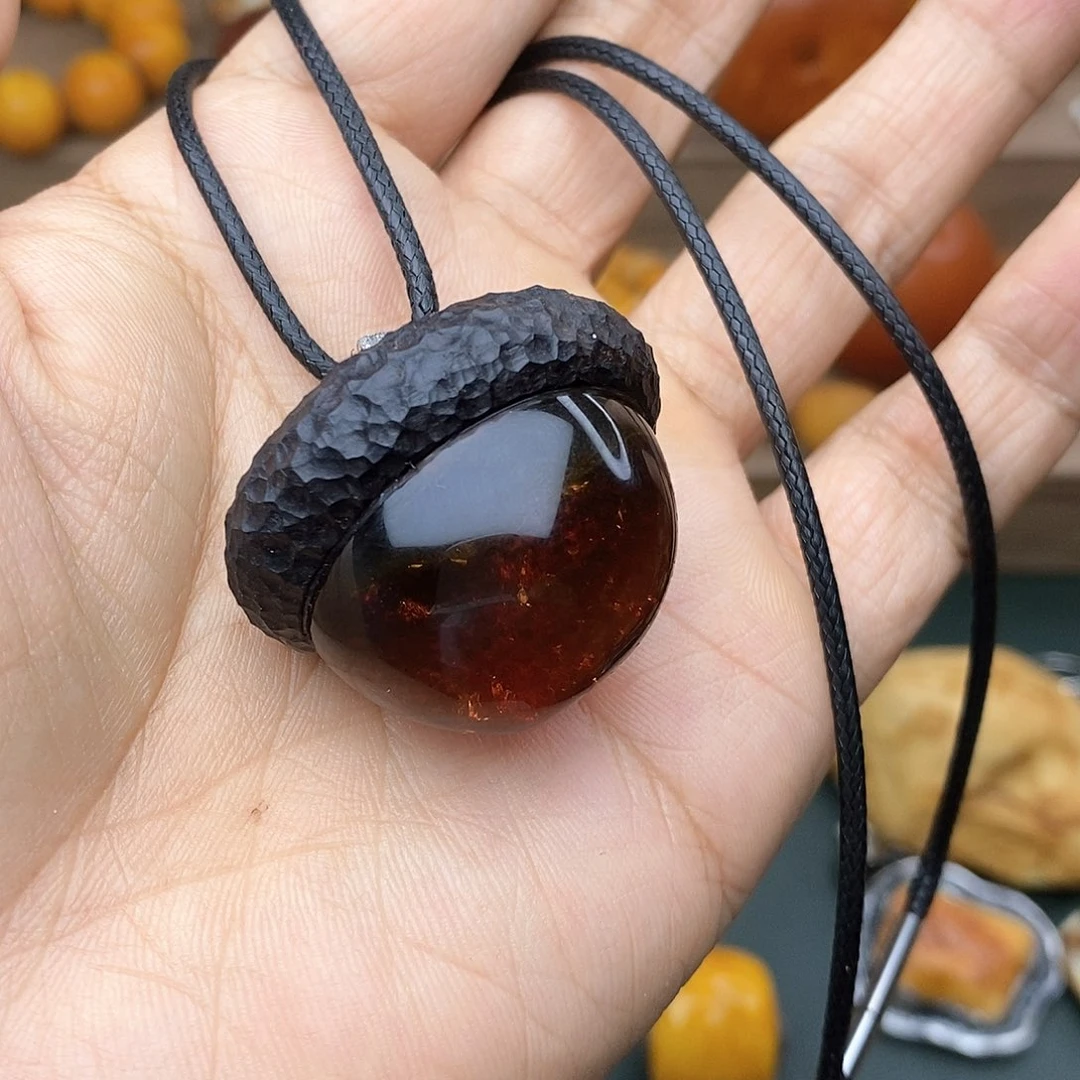 琥珀颈饰未镶嵌胡*卜榛子果琥珀设计挂坠