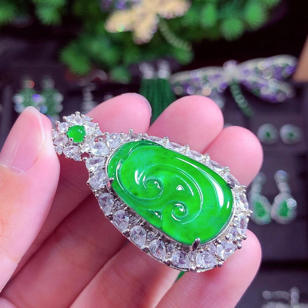 颈饰未镶嵌翡翠天然