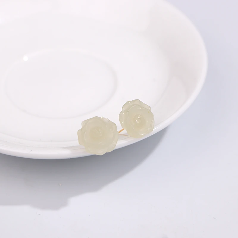 天然和田玉白玉羊脂白玫瑰花耳钉18k金镶嵌耳钉 （多样性发其一）