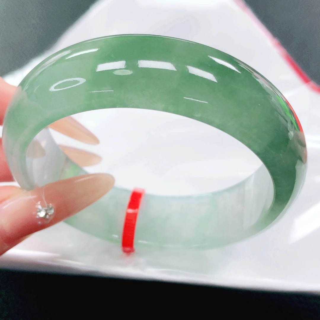 未镶嵌手镯翡翠58。