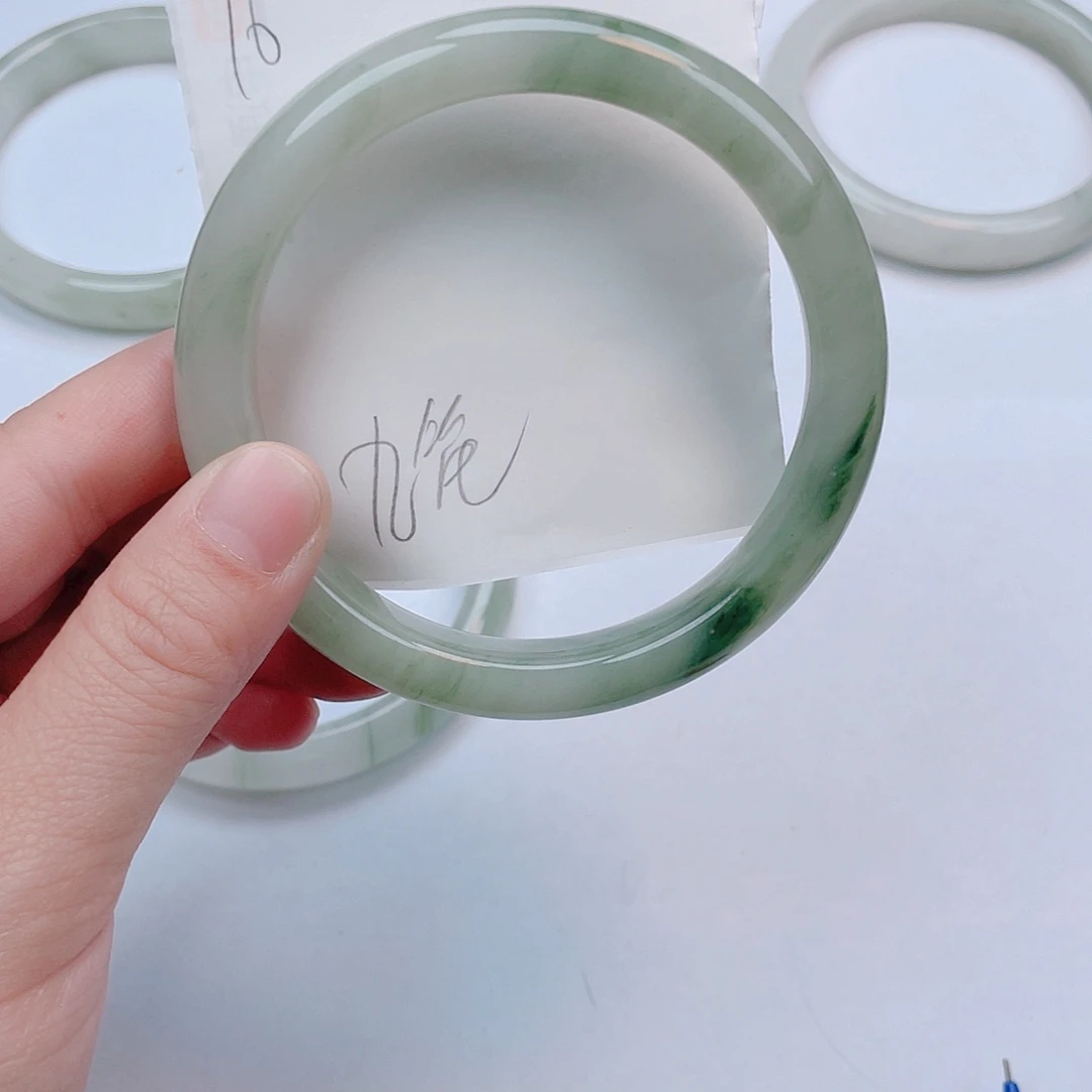 九***笙石英岩玉未镶嵌手镯