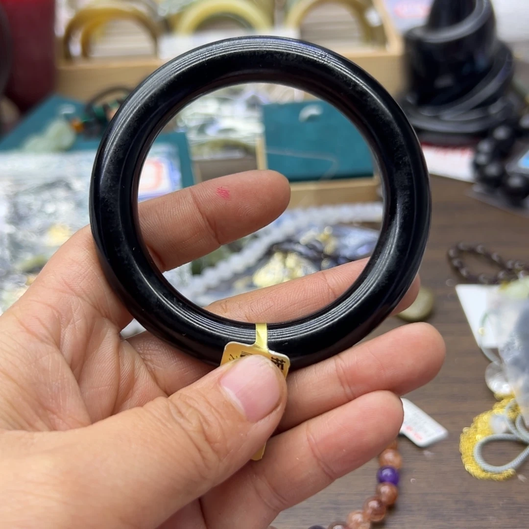 和田玉未镶嵌手镯59.2圈围476瑕