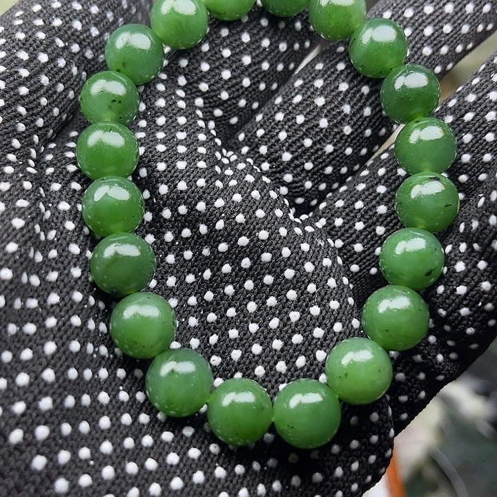 未镶嵌和田玉（翠青玉）珠宝奇石