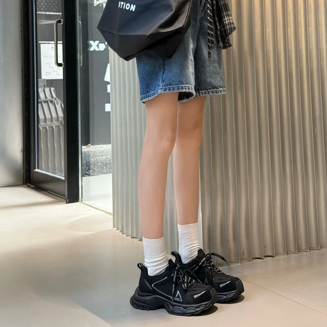 小发喵星轨棱镜解构叠层网面运动鞋三色机能摩登踏响时尚节拍777