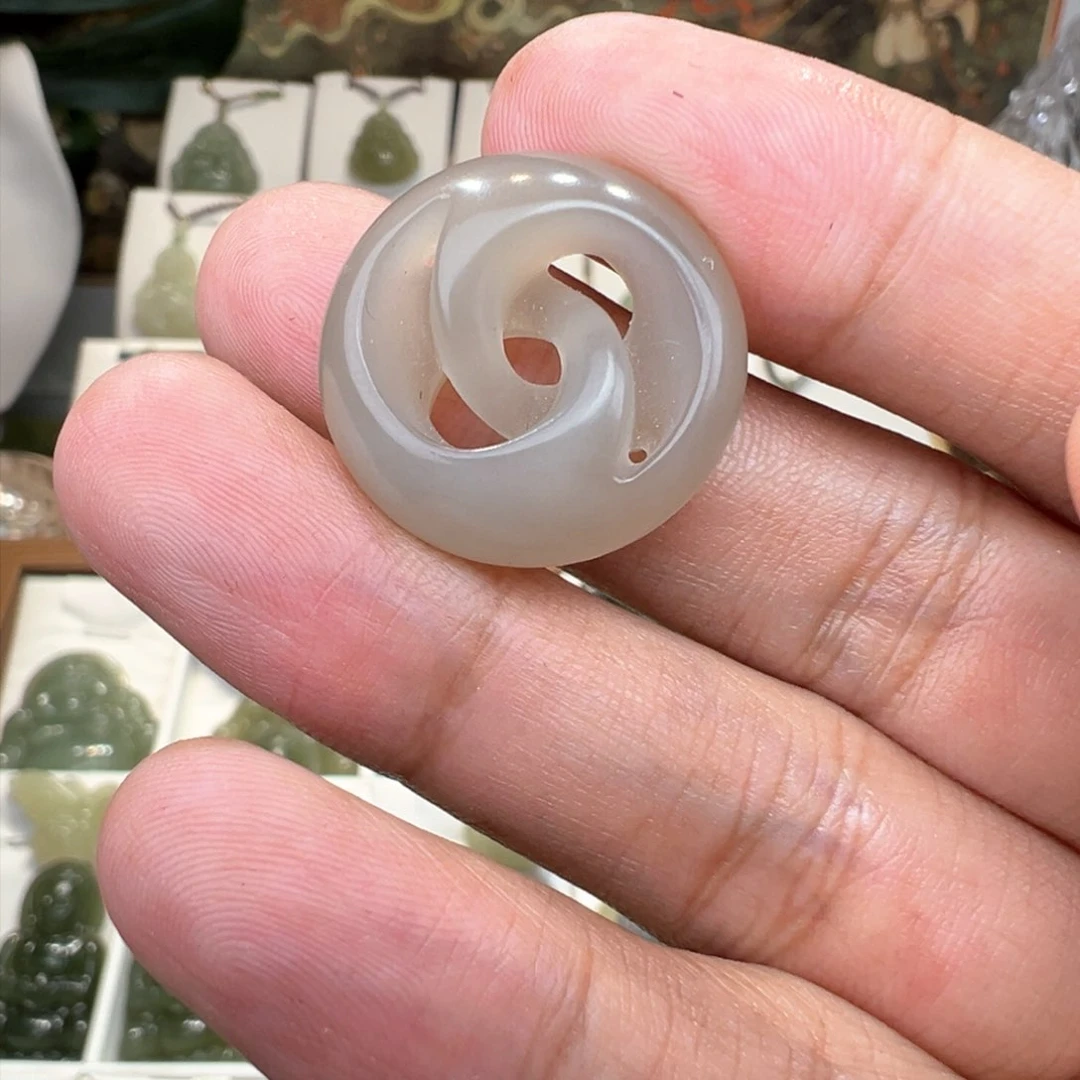 和田玉吊坠(不含链)未镶嵌林****?时来运转