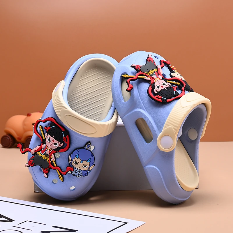 哪吒儿童洞洞鞋夏季男童踩屎感软底外穿沙滩防滑宝宝亲子拖鞋男孩