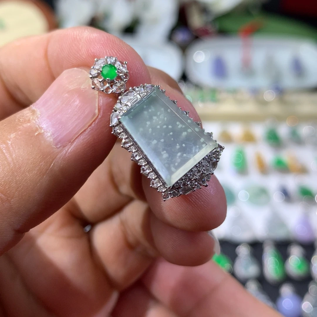 翡翠18K金镶嵌吊坠(不含链)