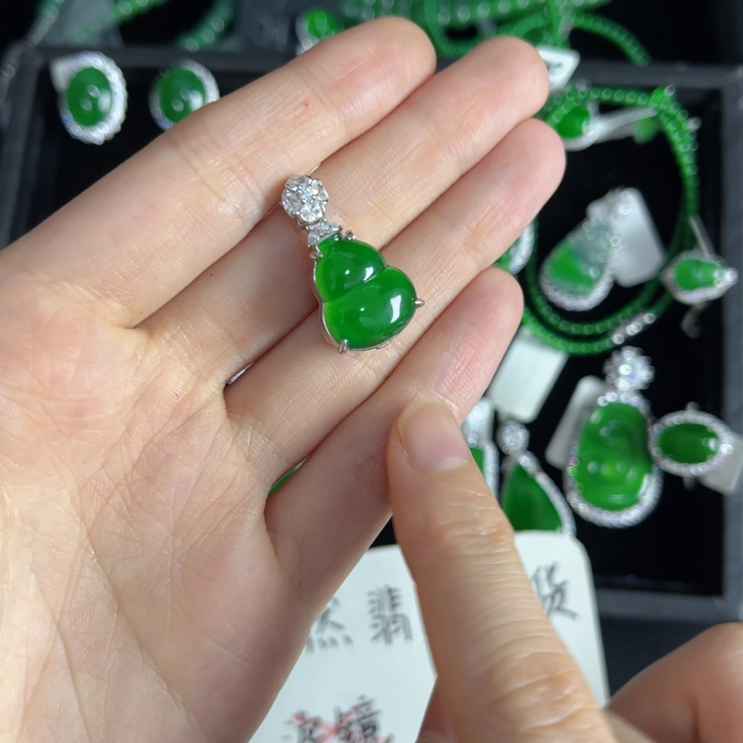 翡翠银S925镶嵌戒指葫芦吊坠