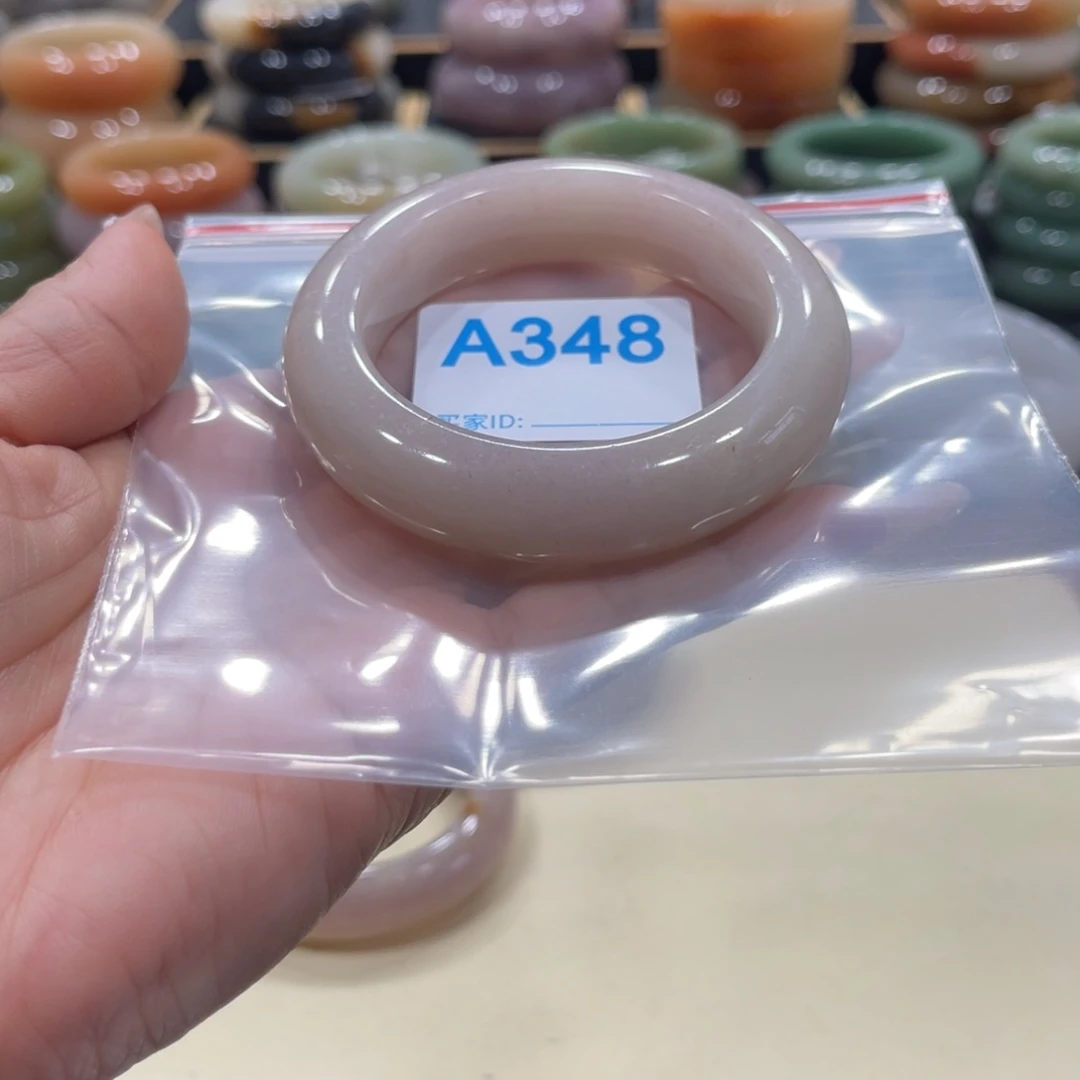 石英质玉手镯未镶嵌羡*吖