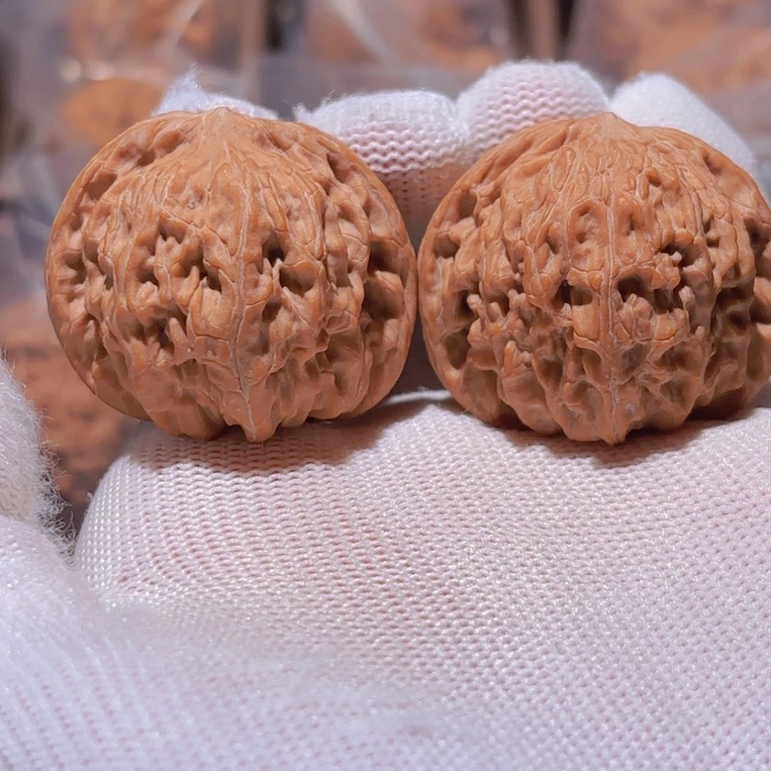 大***驰文玩核桃手串磨盘