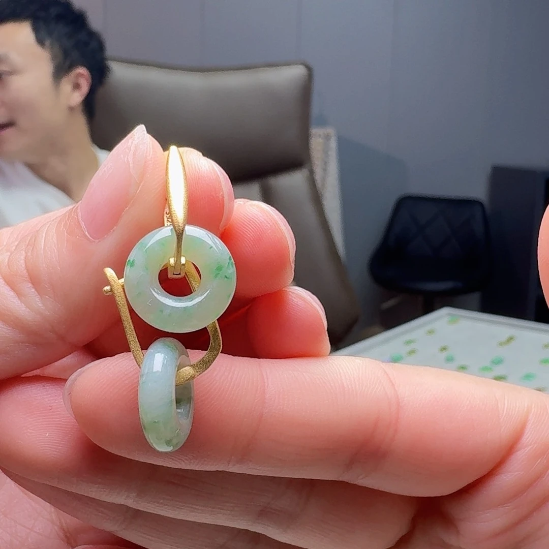 翡翠银S925镶嵌耳饰梅**头天然