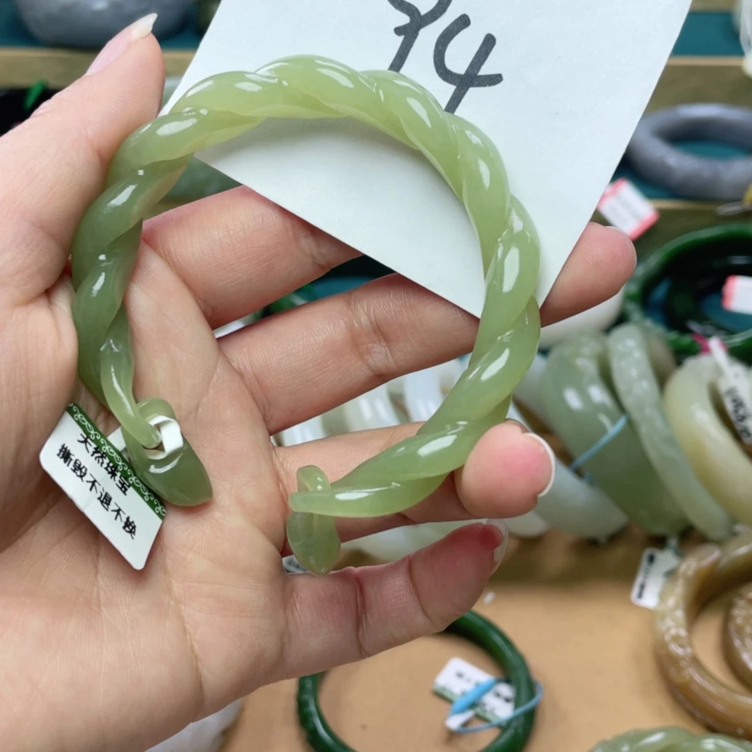 未镶嵌手镯和田玉圈口57