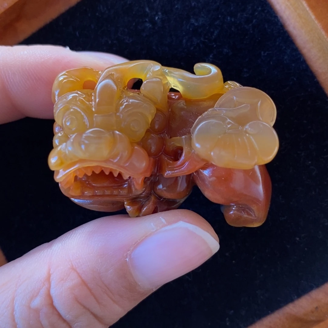 石英质玉（黄龙玉）颈饰未镶嵌