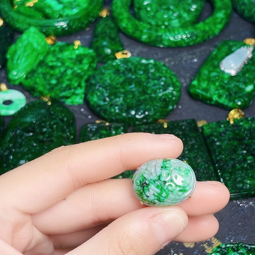 颈饰银S925镶嵌翡翠多样性