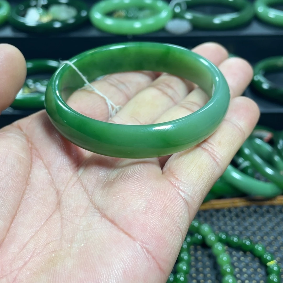 和田玉（碧玉）未镶嵌手镯