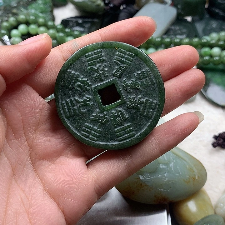 东***大颈饰未镶嵌和田玉