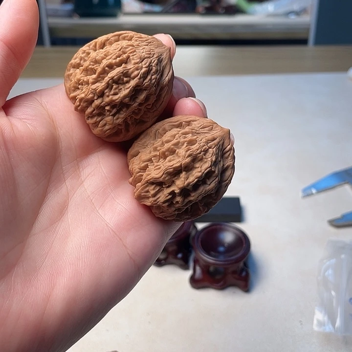 吊坠文玩核桃6级灯牌虎头